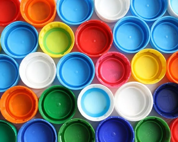 ক্যাপ মোল্ড জল ক্যাপ বা সোডা ক্যাপ করুন