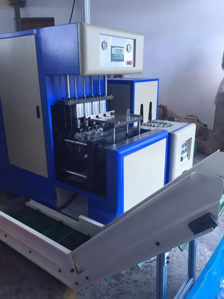 উত্পাদক সরাসরি বিক্রয় পিইটি ব্লোয়ার বাই হ্যান্ড প্লাস্টিকের বোতল ব্লো ছাঁচনির্মাণ মেশিন